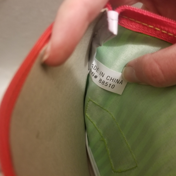 Adorable NWOT VeggieTales clutch purse - Picture 4 of 4